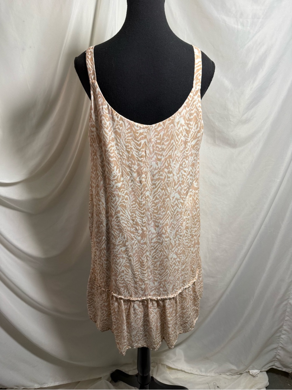 272) Tribal Beige & White Printed Sleeveless Button Front Dress - Picture 6 of 9